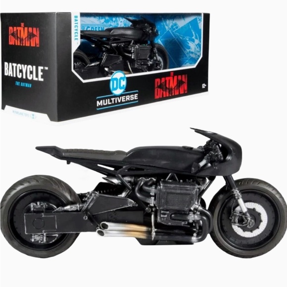 McFarlane DC Multiverse Batcycle The Batman Movie Collector Vehicle - Picture 1 of 5